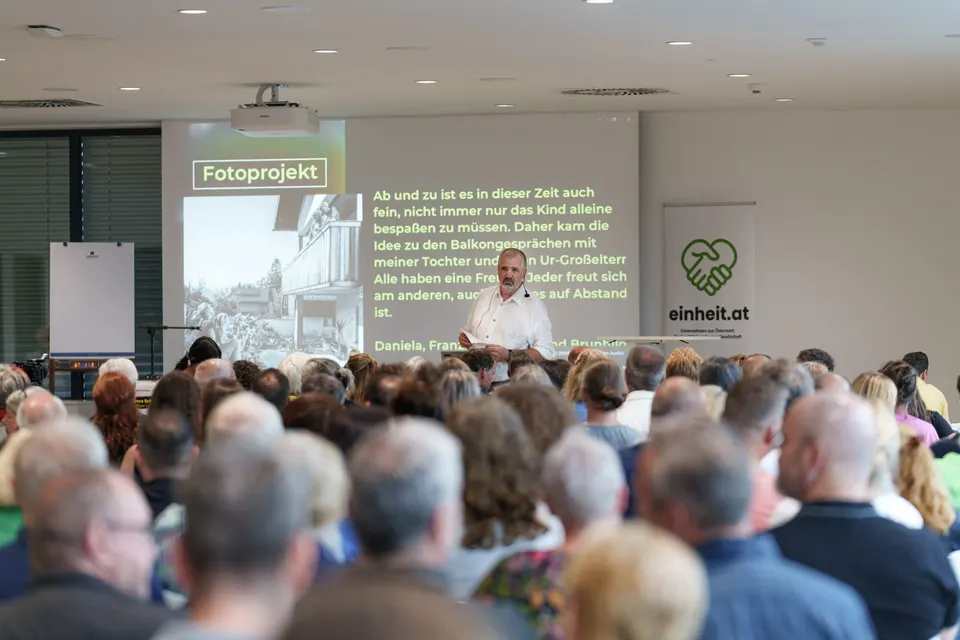 Vortrag vor vollem Saal